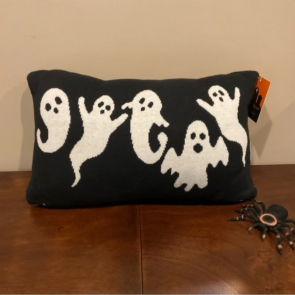 NWT Ghost Halloween Decorative Pillow 👻